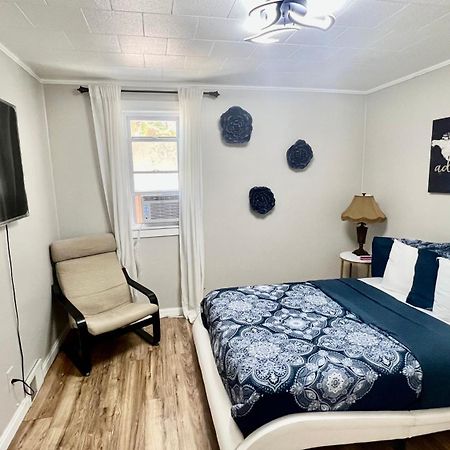 Cozy Buffalo Home-Sleeps 3 Lackawanna Eksteriør billede