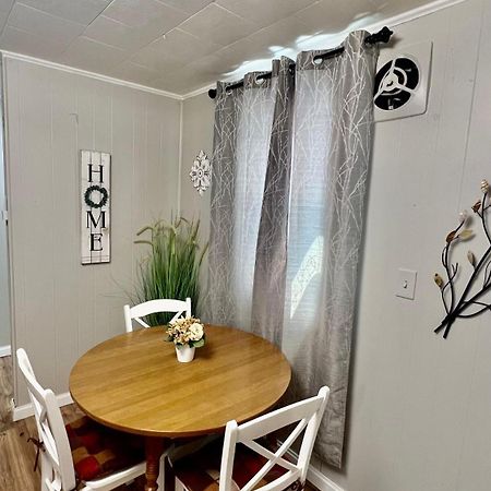 Cozy Buffalo Home-Sleeps 3 Lackawanna Eksteriør billede